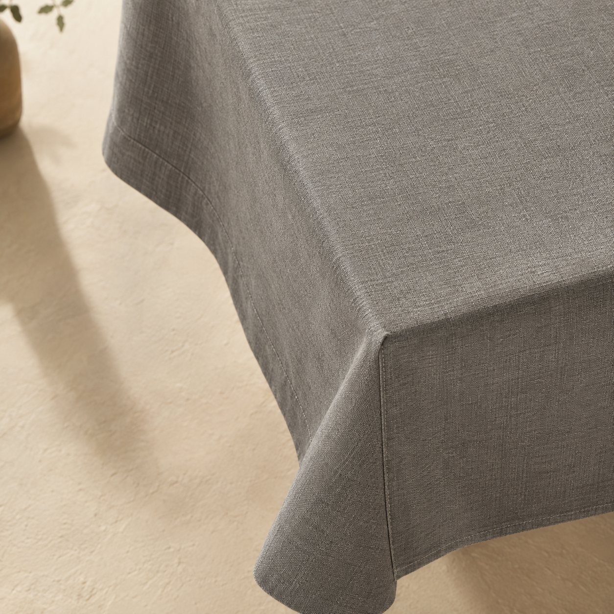 Plain Weave Polyester Tablecloth — fabric detail
